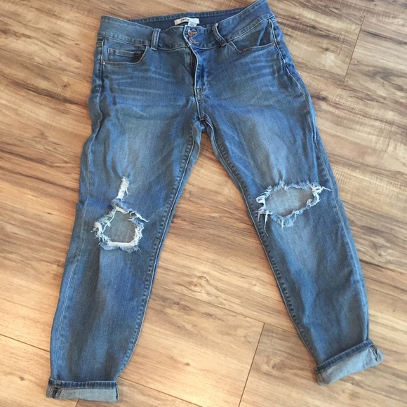 Distressed jeans - Picture 2 of 4